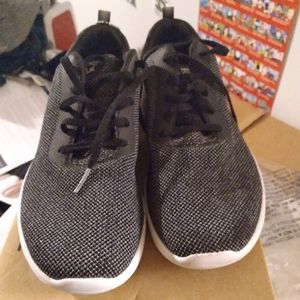 Women's SKECHERS Go-Walk Shoes ~ Size 9 ~ New With Tags & Original Box